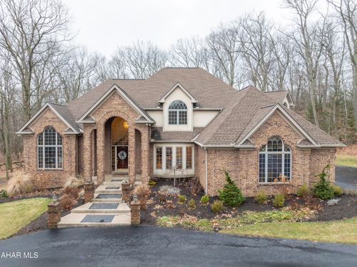 118 Mark Dr, Hollidaysburg, PA, 16648-9266 | Card Image