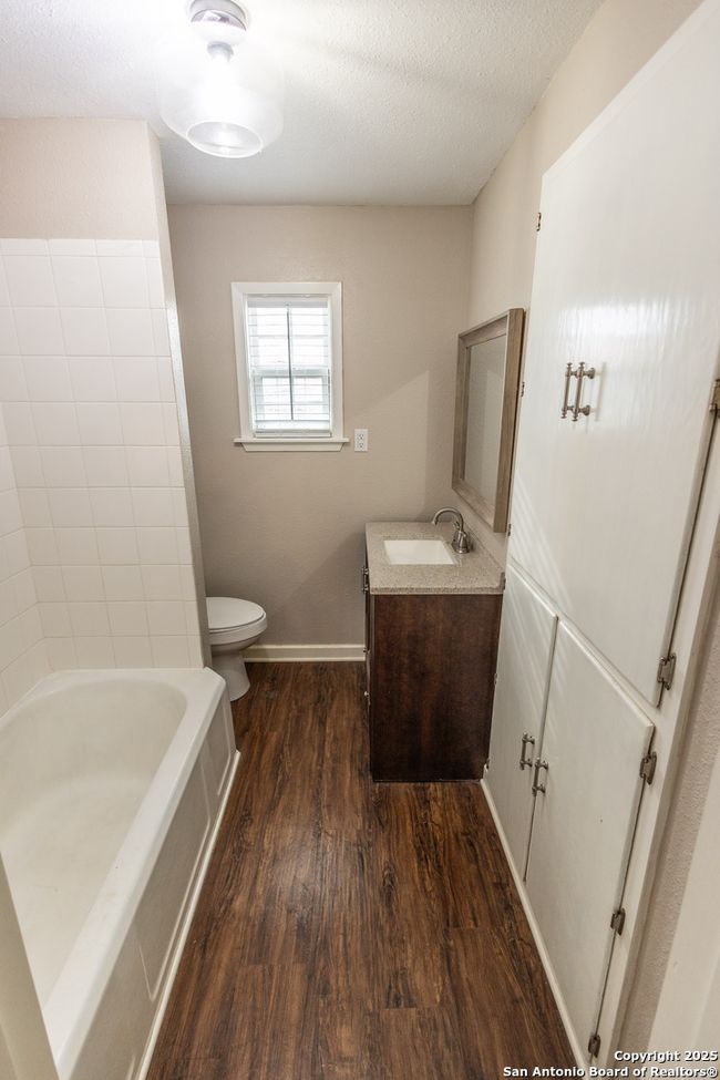 219 S Pickford, House other with 2 bedrooms, 2 bathrooms and null parking in Sabinal TX | Image 16