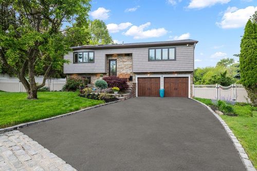 3 Knight Ln, Kings Park, NY, 11754-2015 | Card Image