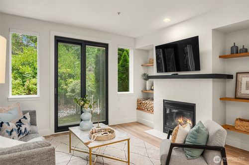 21216 Se 42nd Ln, Issaquah, WA, 98029-9514 | Card Image