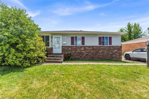 4245 E 177th Pl, Cleveland, OH, 44128-2603 | Card Image