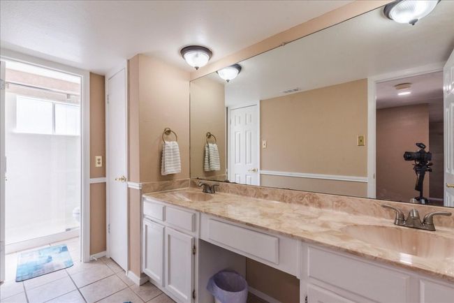 Bathroom. | Image 15