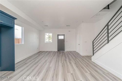 a-6375 Converse Ave, Los Angeles, CA, 90001-1761 | Card Image