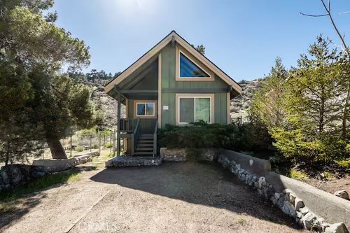 917 Walnut Trl, Frazier Park, CA, 93225-8149 | Card Image