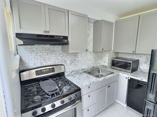 46 N Gilmore Blvd, Wappingers Falls, NY, 12590-3706 | Card Image