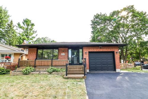 354 Lee Cir, Waterloo, ON, N2K2L9 | Card Image