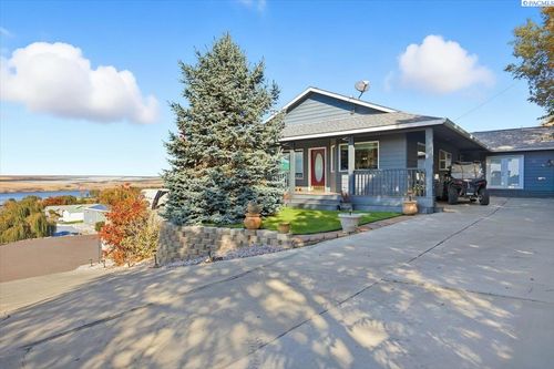 372 Harbor Blvd, Burbank, WA, 99323-9635 | Card Image