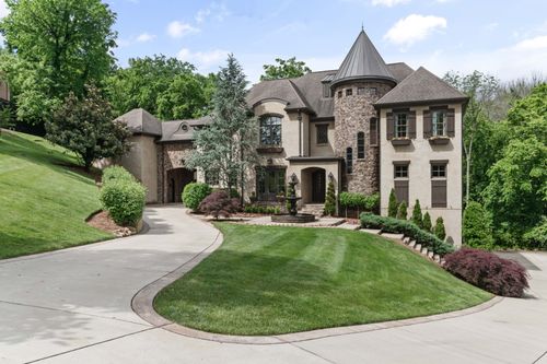 399 The Lady Of The Lake Ln, Franklin, TN, 37067-6494 | Card Image