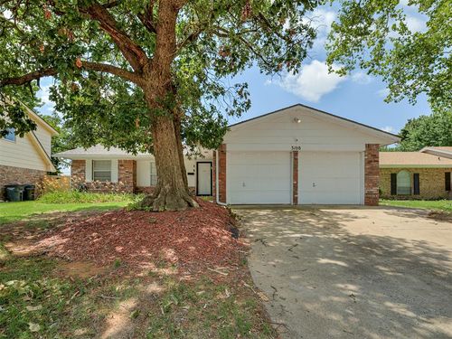 3108 Simmons Dr, Del City, OK, 73115-1862 | Card Image