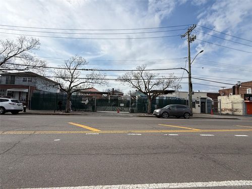 11552 Lefferts Blvd, South Ozone Park, NY, 11420-2410 | Card Image