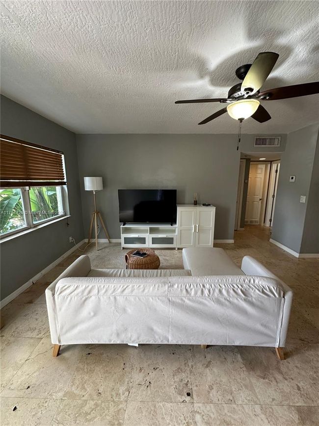 APT-1 - 530 Ne 15 Th Ct, Condo with 2 bedrooms, 1 bathrooms and null parking in Fort Lauderdale FL | Image 5