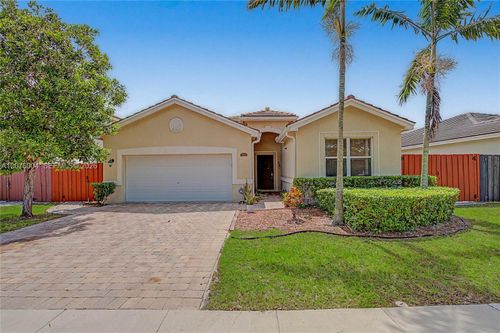 527 Se 31st Avenue, Homestead, FL, 33033 | Card Image