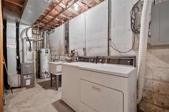 Laundry and utility area | Image 20