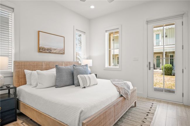 239 Horse Ln, House other with 2 bedrooms, 2 bathrooms and null parking in Port Aransas TX | Image 4