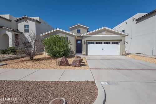 3135 Red Creek Dr, El Paso, TX, 79938-4590 | Card Image