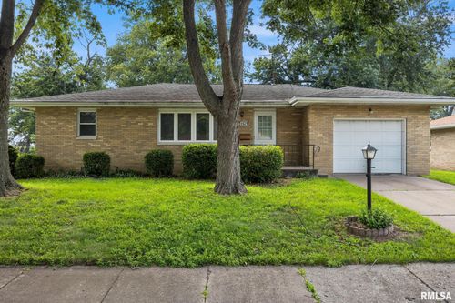1513 S 6th St, Pekin, IL, 61554-5720 | Card Image