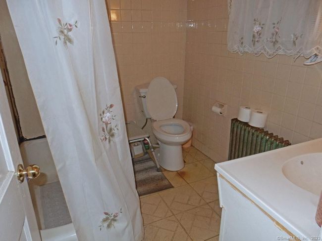 Unit 1 - Bathroom | Image 12