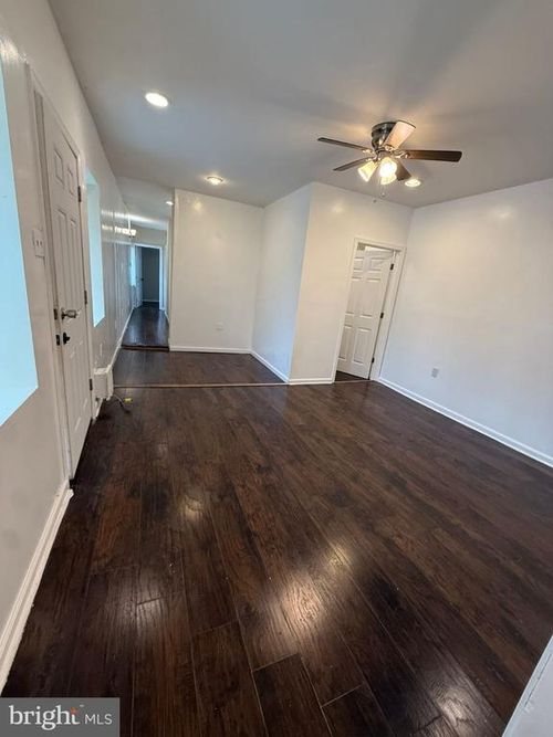 5677 Diamond St, PHILADELPHIA, PA, 19131-3122 | Card Image