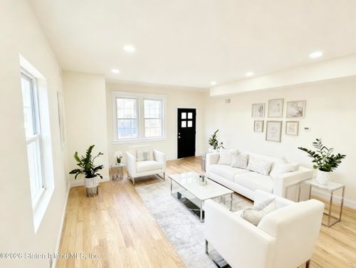 150 Riche Ave, Staten Island, NY, 10314-4744 | Card Image