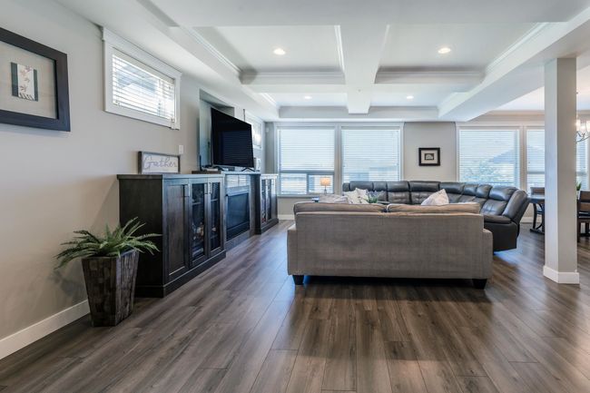 10553 248 St, House other with 5 bedrooms, 4 bathrooms and 4 parking in Maple Ridge BC | Image 7