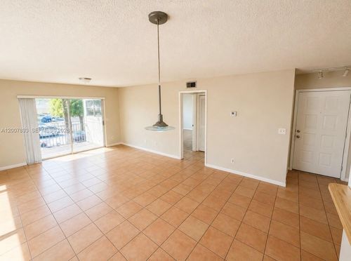 201-11251 Sw 13th St, Pembroke Pines, FL, 33025-4388 | Card Image