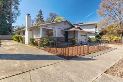 401 Sw J St, Grants Pass, OR, 97526-2838 | Card Image