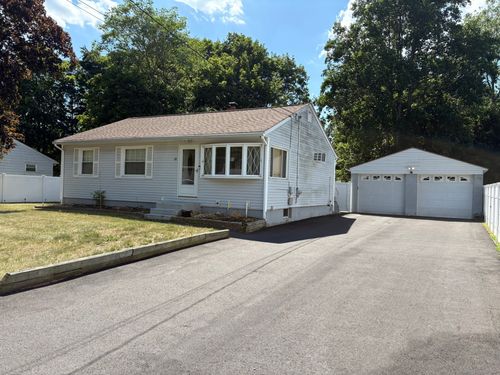 43 Hellstrom Rd, East Haven, CT, 06512-1318 | Card Image