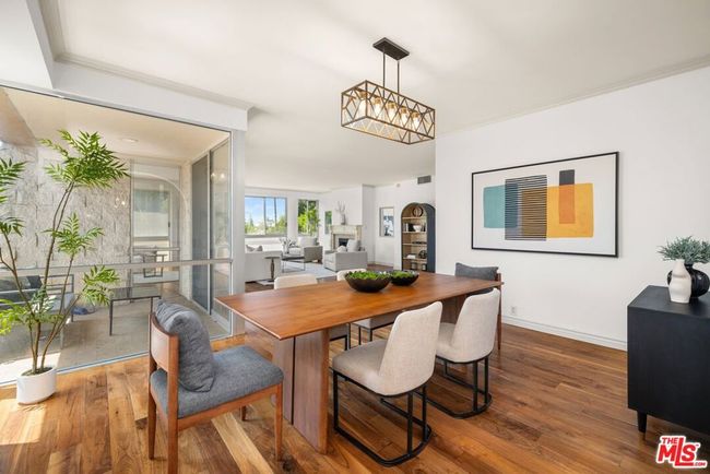 UNIT-406 - 318 N Maple Dr, Condo with 2 bedrooms, 3 bathrooms and 2 parking in Beverly Hills CA | Image 10