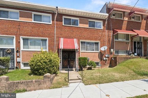 1328 W St Ne, WASHINGTON, DC, 20018-3503 | Card Image