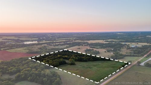 24 S Westminster Boulevard, Guthrie, OK, 73044 | Card Image