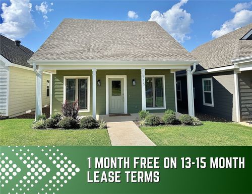 915 Ne Heights Ln, Bentonville, AR, 72712-3095 | Card Image