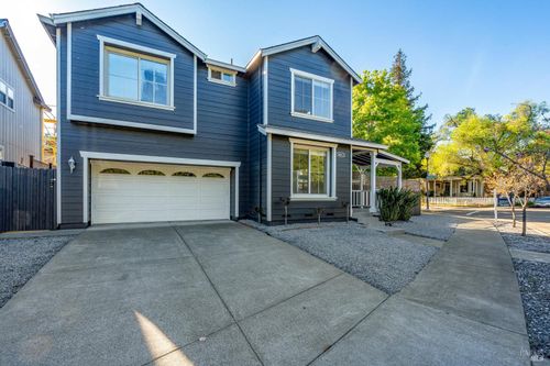 8843 Oakfield Lane, Windsor, CA, 95492 | Card Image