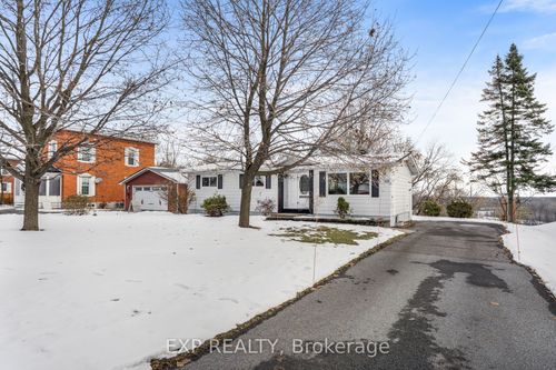 133 High St, Vankleek Hill, ON, K0B1R0 | Card Image