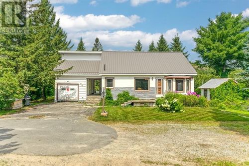 90 Roy St, Wahnapitae, ON, P0M3C0 | Card Image