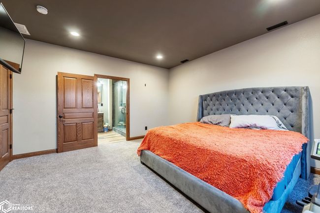 27501 Highway 149, House other with 3 bedrooms, 2 bathrooms and null parking in Sigourney IA | Image 22