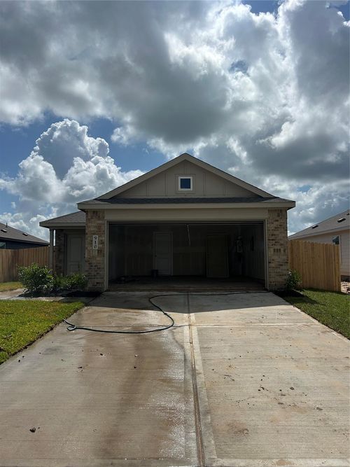 910 Constitution Drive, Bay City, TX, 77414 | Card Image