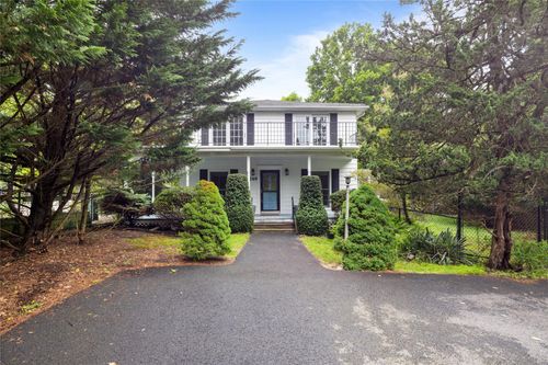 249 Cherry Ln, Suffern, NY, 10901-6724 | Card Image