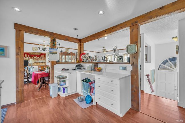 1960 148 A Street, House other with 4 bedrooms, 2 bathrooms and 3 parking in Surrey BC | Image 10