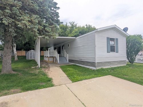 18 Bellwood Dr, Swartz Creek, MI, 48473-8283 | Card Image