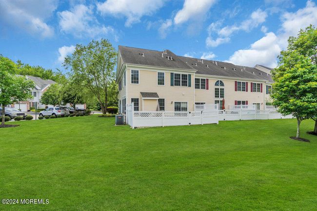 45 Fells Dr, Condo with 3 bedrooms, 3 bathrooms and null parking in Manalapan NJ | Image 24