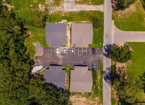 916-934 Dismukes St, Lonoke, AR, 72086-2444 | Card Image