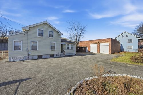 35 Dublin St, Chicopee, MA, 01013-1616 | Card Image