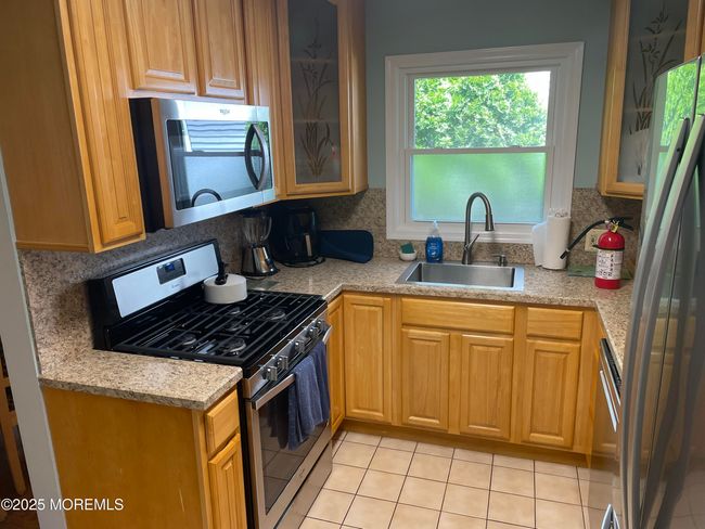 Kitchen | Image 12