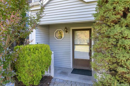 24 Leisure Way, Mohegan Lake, NY, 10547-1209 | Card Image