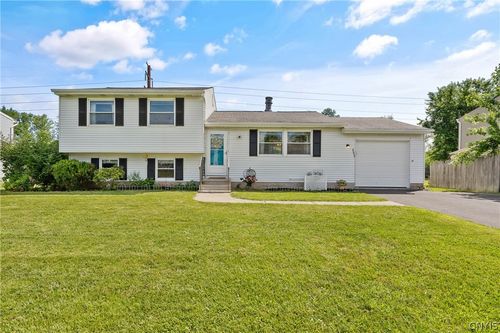 8092 Pickett Ln, Cicero, NY, 13039-9060 | Card Image