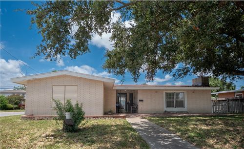 1333 Casa Verde Dr, Corpus Christi, TX, 78411-3329 | Card Image