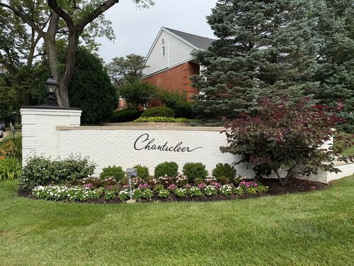 1205 Chanticleer Ln, Hinsdale, IL, 60521-5032 | Card Image