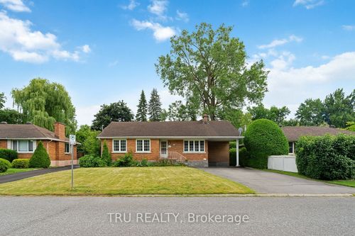 14 Claver St, Gloucester, ON, K1J6W7 | Card Image