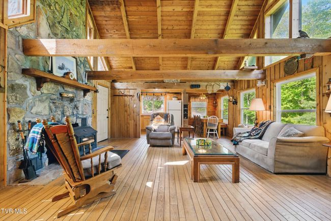 4406 Sentry Rd, House other with 3 bedrooms, 2 bathrooms and null parking in Big Stone Gap VA | Image 4