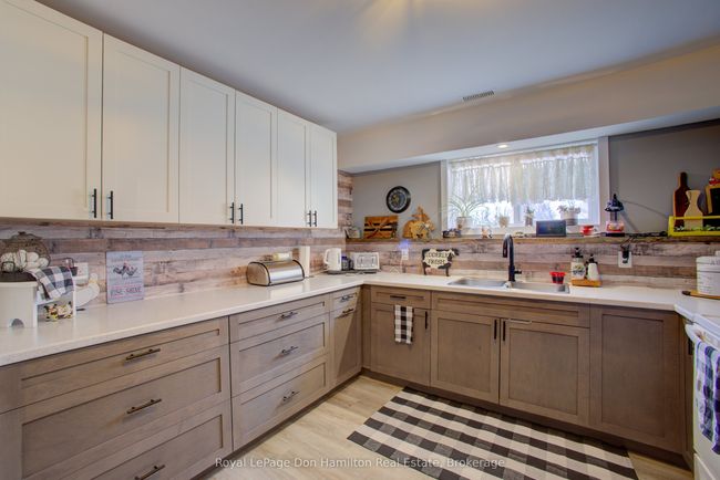 336 Turnberry St, House other with 6 bedrooms, 4 bathrooms and 10 parking in Huron ON | Image 35